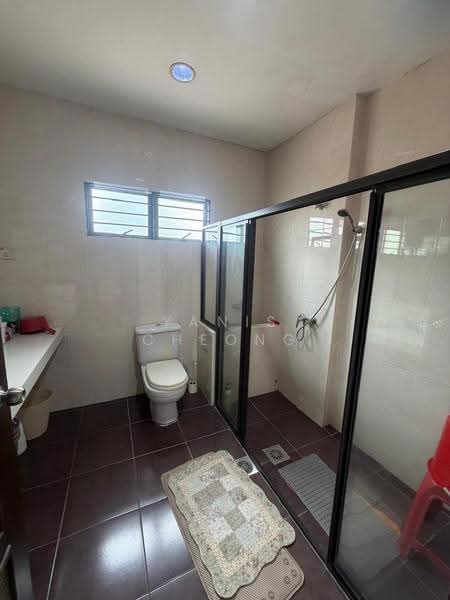 Rumah Berkembar untuk Dijual di Laman Residen Kipark Sri Utara (Batu Caves) - Yanis Cheong - Bathroom - PropertyGuru.com.my
