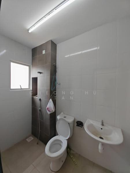 2-storey Terraced House for Rent in Iringan Bayu (Seremban) - Cheong Hu Tan - Bathroom - PropertyGuru.com.my