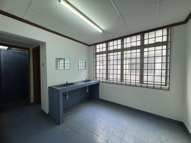 Kedai / Pejabat untuk Disewa di Setapak (Kuala Lumpur) - Tiffany Tan - Bathroom - PropertyGuru.com.my