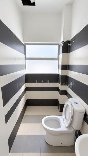 Bungalow House for Sale in Taman Nuri (Durian Tunggal) - Ben - Bathroom - PropertyGuru.com.my