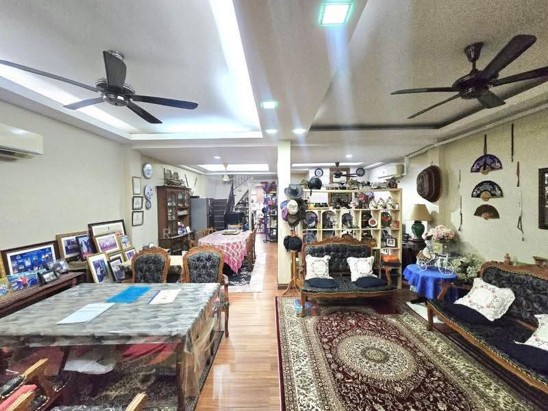 1.5-storey Terraced House for Sale in Taman Keramat Permai (Ulu Kelang) - Thoriq Suparman - Living Room - PropertyGuru.com.my