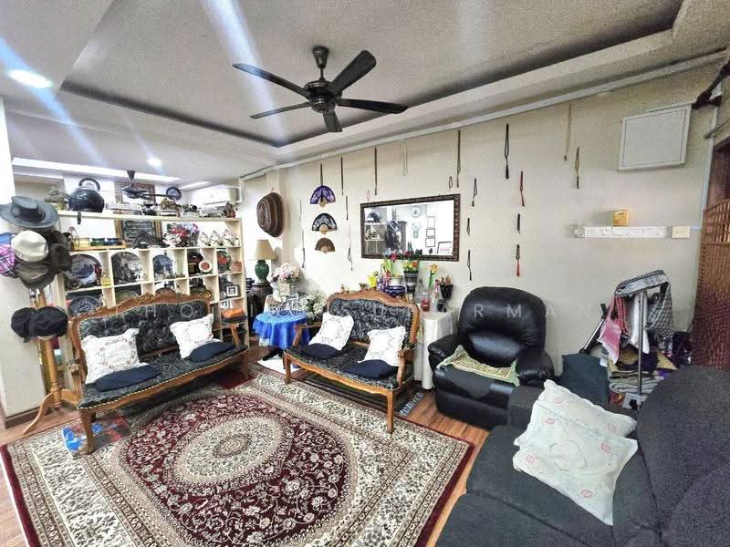 1.5-storey Terraced House for Sale in Taman Keramat Permai (Ulu Kelang) - Thoriq Suparman - Living Room - PropertyGuru.com.my