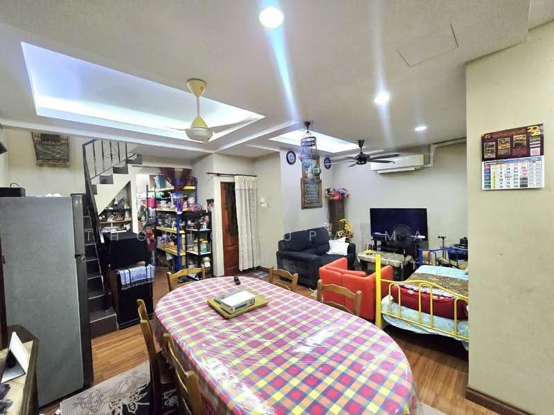 1.5-storey Terraced House for Sale in Taman Keramat Permai (Ulu Kelang) - Thoriq Suparman - Living Room - PropertyGuru.com.my
