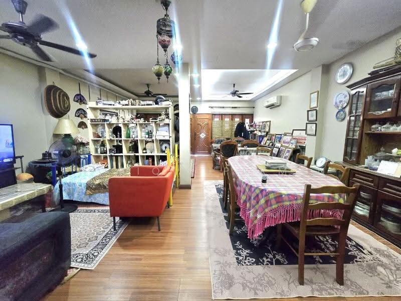 1.5-storey Terraced House for Sale in Taman Keramat Permai (Ulu Kelang) - Thoriq Suparman - Living Room - PropertyGuru.com.my