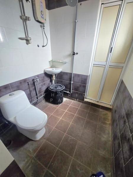 1.5-storey Terraced House for Sale in Taman Keramat Permai (Ulu Kelang) - Thoriq Suparman - Bathroom - PropertyGuru.com.my