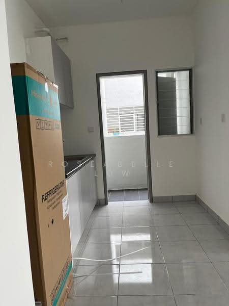 Pangsapuri untuk Disewa di Idaman Melur @ Cybersouth - Roseabelle Low - Kitchen - PropertyGuru.com.my