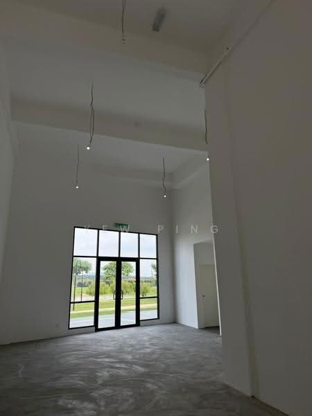 Shop / Office for Sale in Eco Grandeur (Puncak Alam) - Yew Ping - Entrance - PropertyGuru.com.my