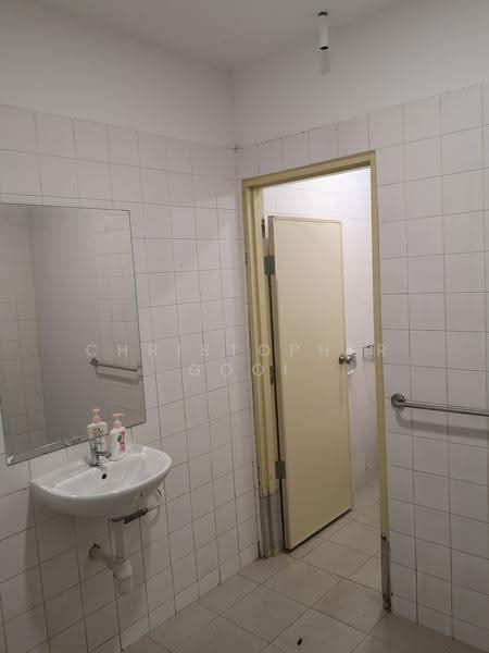 Detached Factory for Sale in Taman Perindustrian Puchong Utama (Puchong) - Christopher Gooi - Bathroom - PropertyGuru.com.my