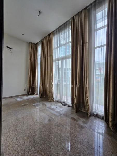 Bungalow House for Sale in Sri Damai (Shah Alam) - Daniel Kok - Living Room - PropertyGuru.com.my