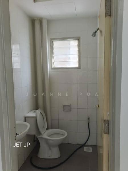 Pangsapuri untuk Disewa di Pangsapuri Akasia (Bandar Botanic) - Joanne Pua - Bathroom - PropertyGuru.com.my