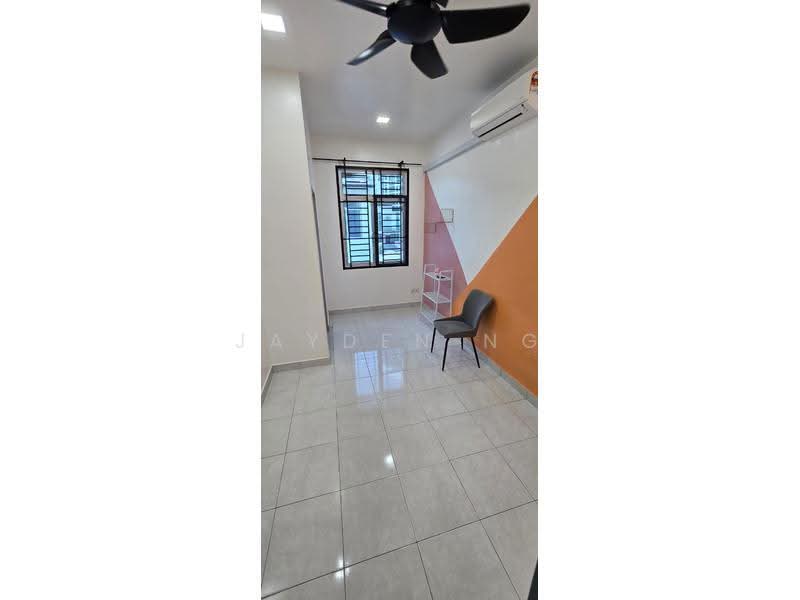 Rumah Teres 2-Tingkat untuk Dijual di Bandar Seri Alam (Masai) - Jayden Ng - Living Room - PropertyGuru.com.my