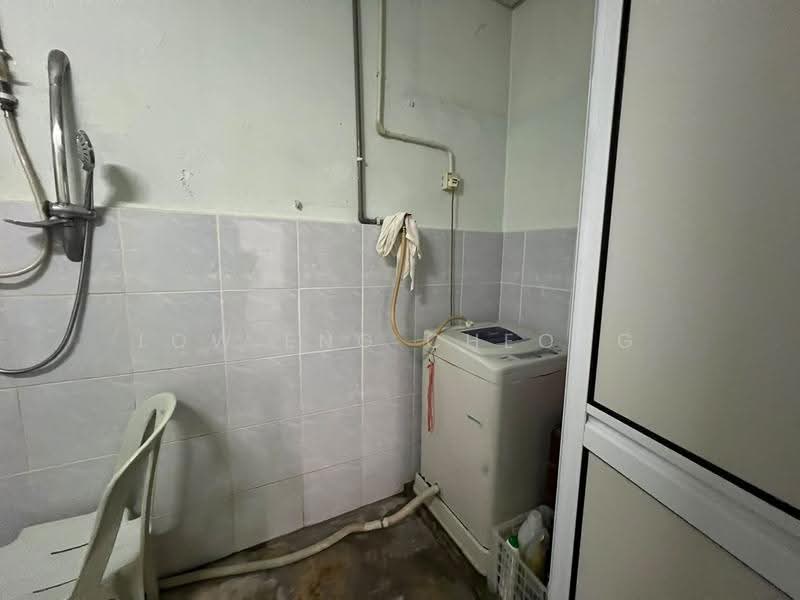 Semi-Detached House for Sale in Seksyen 8 (Petaling Jaya) - Low Eng Cheong - Bathroom - PropertyGuru.com.my