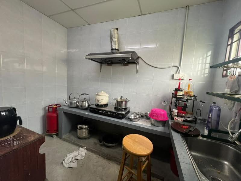 Semi-Detached House for Sale in Seksyen 8 (Petaling Jaya) - Low Eng Cheong - Kitchen - PropertyGuru.com.my