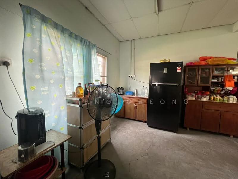 Semi-Detached House for Sale in Seksyen 8 (Petaling Jaya) - Low Eng Cheong - Kitchen - PropertyGuru.com.my