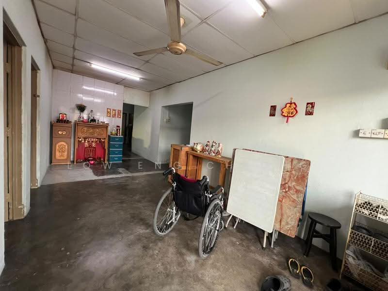 Semi-Detached House for Sale in Seksyen 8 (Petaling Jaya) - Low Eng Cheong - Living Room - PropertyGuru.com.my