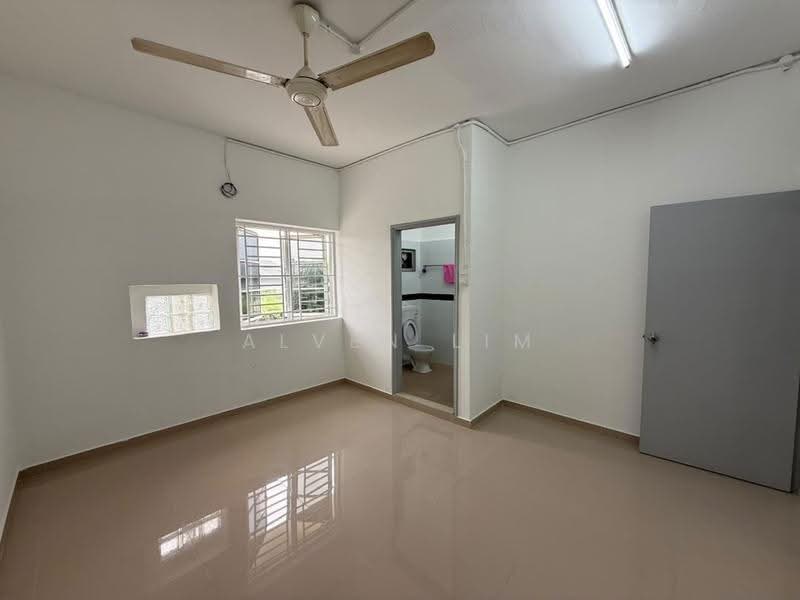 Rumah Teres 2-Tingkat untuk Dijual di Jalan Ipoh (Kuala Lumpur) - Alven Lim - Bathroom - PropertyGuru.com.my