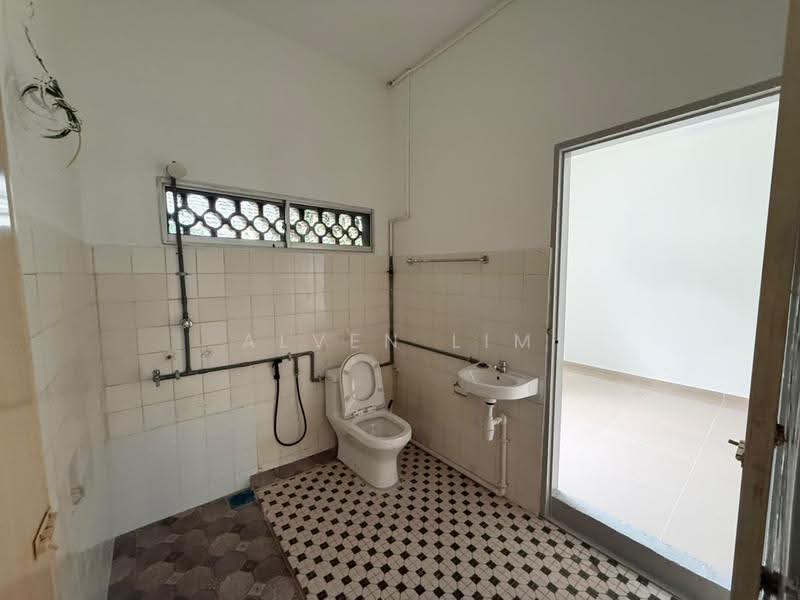 Rumah Teres 2-Tingkat untuk Dijual di Jalan Ipoh (Kuala Lumpur) - Alven Lim - Bathroom - PropertyGuru.com.my