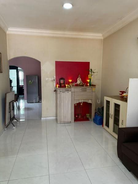 1-storey Terraced House for Sale in Johor Bahru (Johor) - Emily Hau - Living Room - PropertyGuru.com.my
