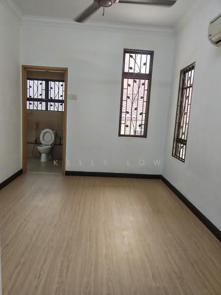 2-storey Terraced House for Sale in Bandar Kinrara (Selangor) - Kelly Low - Bathroom - PropertyGuru.com.my