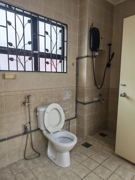 2-storey Terraced House for Sale in Bandar Kinrara (Selangor) - Kelly Low - Bathroom - PropertyGuru.com.my