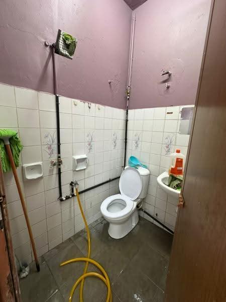 Rumah Teres untuk Disewa di Usj 13 (Subang Jaya) - Sunnie Yee - Bathroom - PropertyGuru.com.my