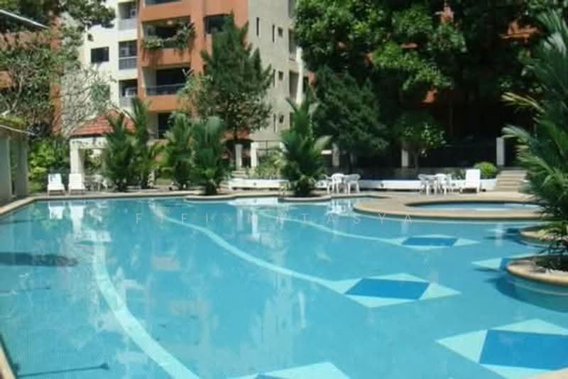 Condominium for Sale at Maxwell Towers - Fifi Natasya - Pool - PropertyGuru.com.my