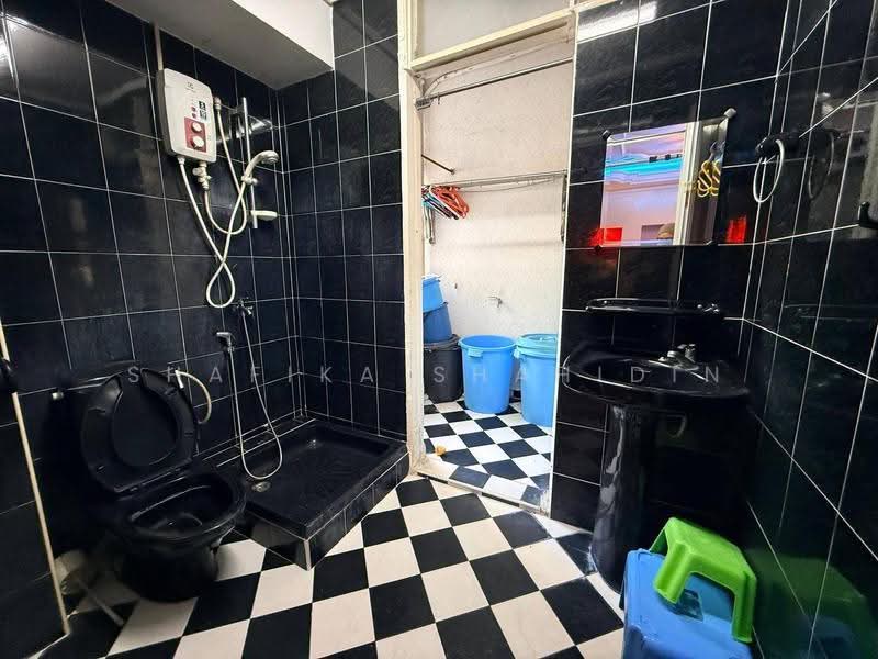 Rumah Bandar untuk Dijual di Taman Maluri (Cheras) - Shafika Shahidin - Bathroom - PropertyGuru.com.my
