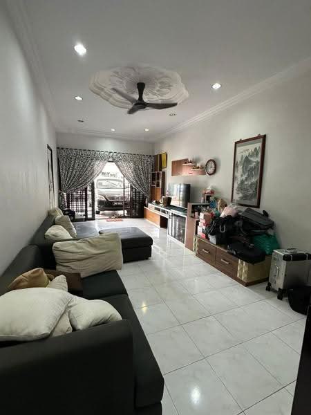 1-storey Terraced House for Sale in Johor Bahru (Johor) - Emily Hau - Living Room - PropertyGuru.com.my