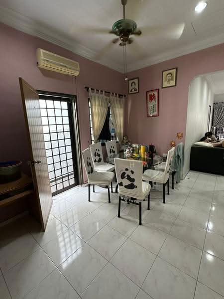 1-storey Terraced House for Sale in Johor Bahru (Johor) - Emily Hau - Dining Room - PropertyGuru.com.my