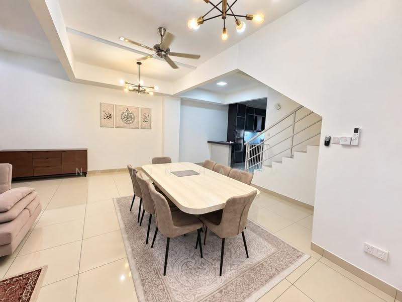 Rumah Teres 3-Tingkat untuk Dijual di Suria Warisan (Sepang) - Nazrin Hakimin - Dining Room - PropertyGuru.com.my