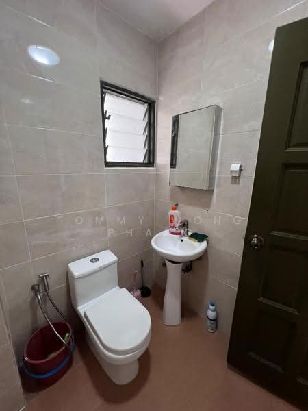 Apartment for Sale at Pangsapuri Excelsa - Tommy Wong Phang - Bathroom - PropertyGuru.com.my