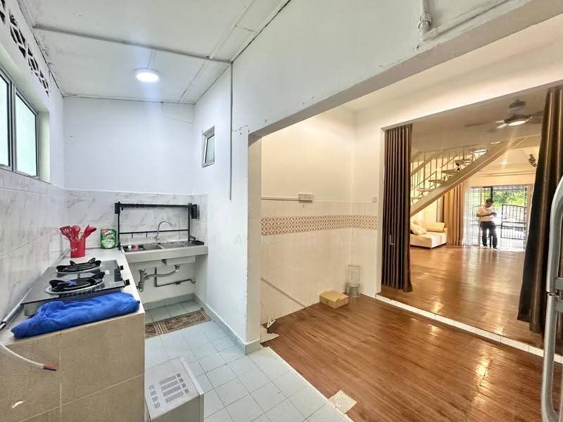 Rumah Teres 2-Tingkat untuk Dijual di Batu Caves (Selangor) - Luqman Ramli - Kitchen - PropertyGuru.com.my