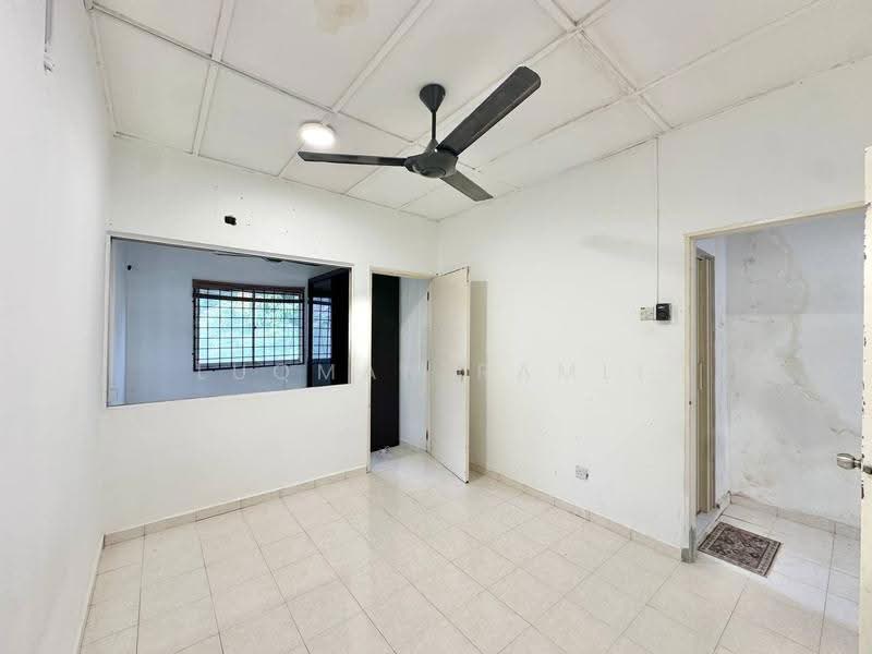 Rumah Teres 2-Tingkat untuk Dijual di Batu Caves (Selangor) - Luqman Ramli - Living Room - PropertyGuru.com.my