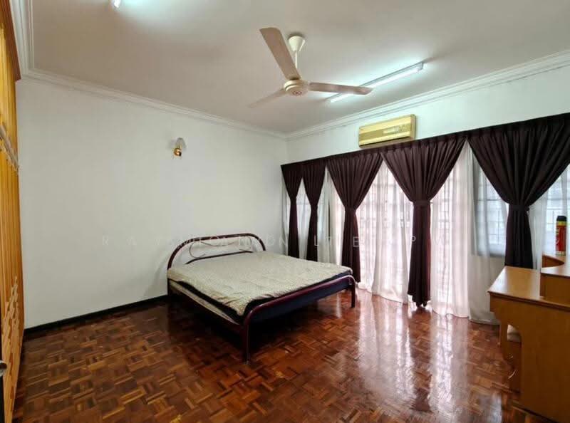 2-storey Terraced House for Sale in Taman Cheng Perdana (Cheng) - Raymond Lim PW - Bedroom - PropertyGuru.com.my