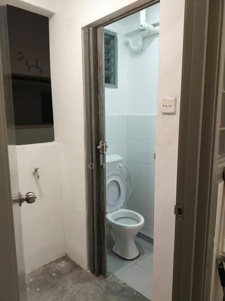 Apartment for Sale at The Rise Collection 1 - Hong . - Bathroom - PropertyGuru.com.my