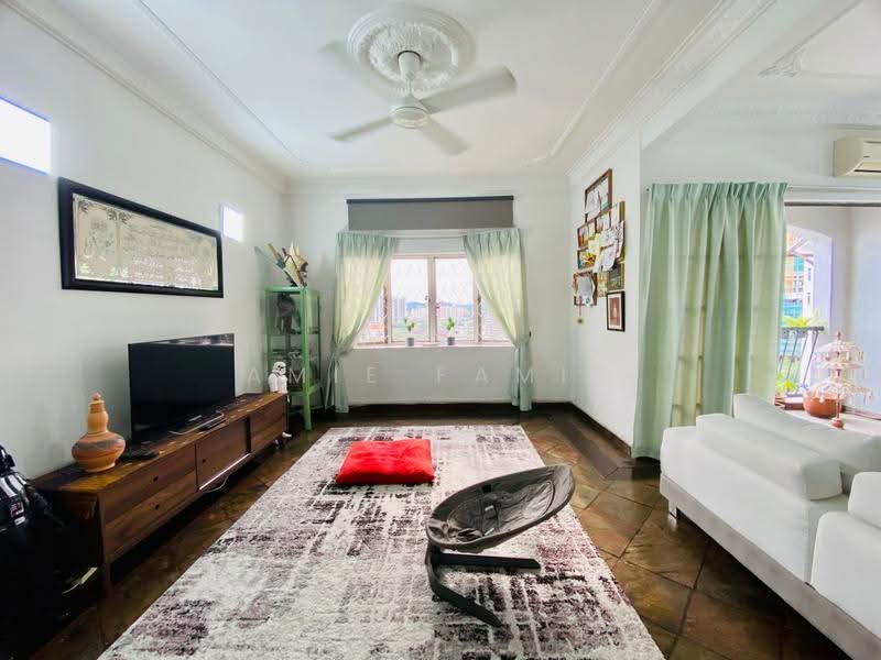 Pangsapuri untuk Dijual di Sri Ledang - Amie Famie - Living Room - PropertyGuru.com.my