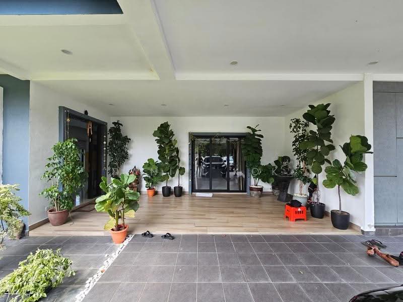 Bungalow House for Sale in Sri Damai (Shah Alam) - Daniel Kok - Entrance - PropertyGuru.com.my