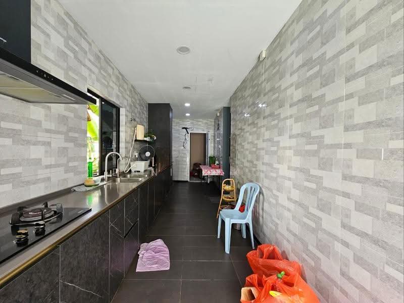 Bungalow House for Sale in Sri Damai (Shah Alam) - Daniel Kok - Kitchen - PropertyGuru.com.my