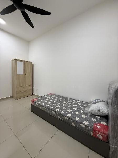 Kediaman Servis untuk Disewa di Parkland Residence @ Kajang 2 - ANie Hin - Bedroom - PropertyGuru.com.my