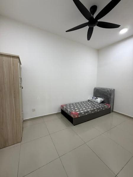 Kediaman Servis untuk Disewa di Parkland Residence @ Kajang 2 - ANie Hin - Bedroom - PropertyGuru.com.my