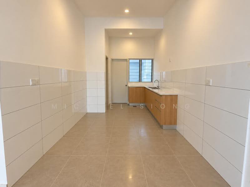 Rumah Teres 2-Tingkat untuk Disewa di Bandar Gamuda Gardens (Rawang) - Michael Siong - Kitchen - PropertyGuru.com.my