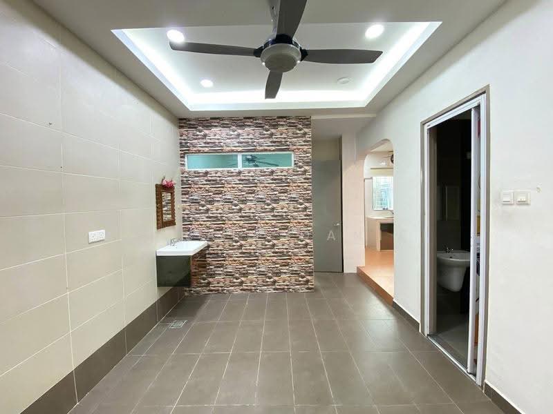 Rumah Teres 2-Tingkat untuk Dijual di Bandar Tun Hussein Onn (Cheras) - Ashraff Daniel - Bathroom - PropertyGuru.com.my
