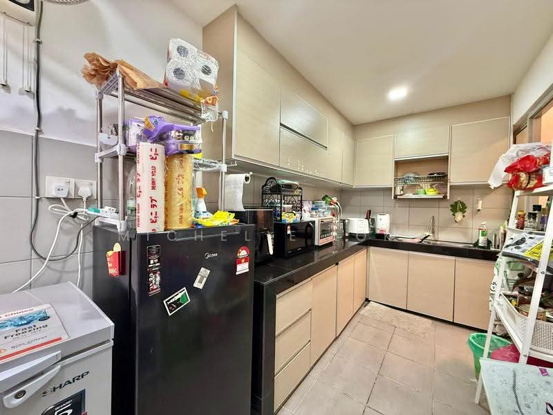 Service Residence for Sale at Park @ One South - Michelle Loke - Kitchen - PropertyGuru.com.my