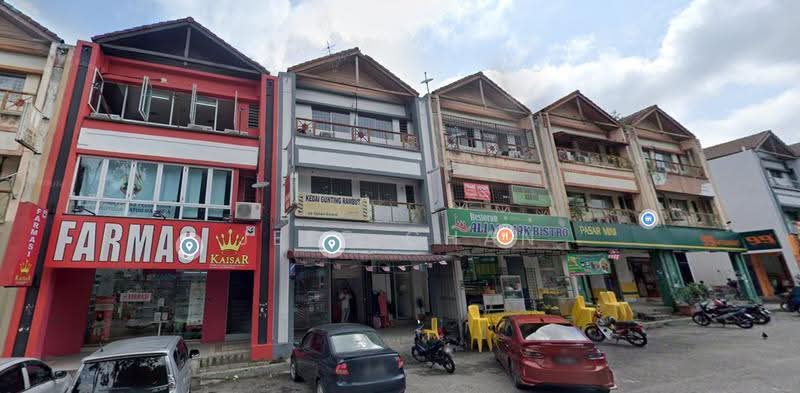 Shop / Office for Rent in Taman Putra Permai (Seri Kembangan) - Jeff Chan - Exterior - PropertyGuru.com.my