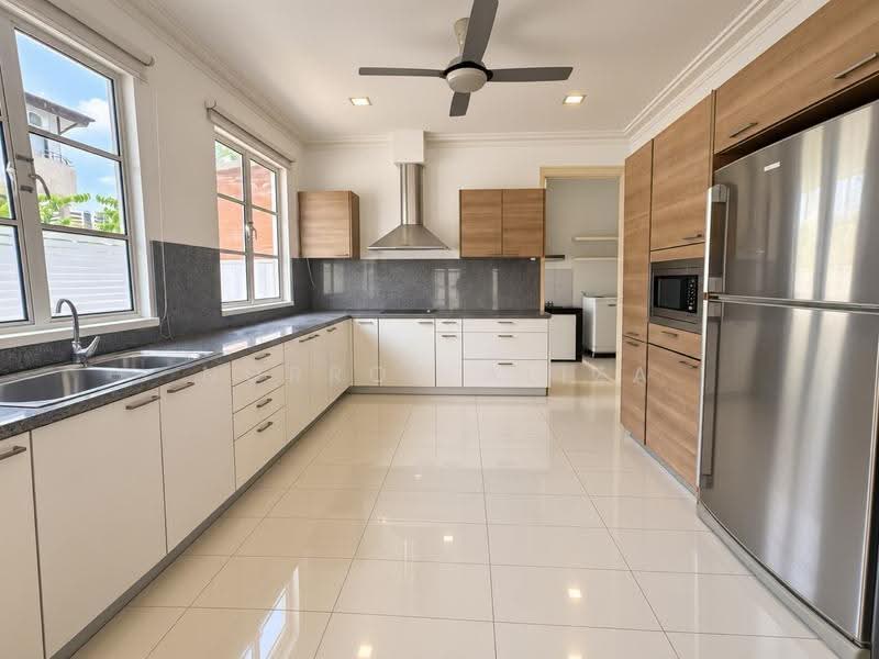 Semi-Detached House for Rent in Damansara Heights (Kuala Lumpur) - Norros Aliza - Kitchen - PropertyGuru.com.my