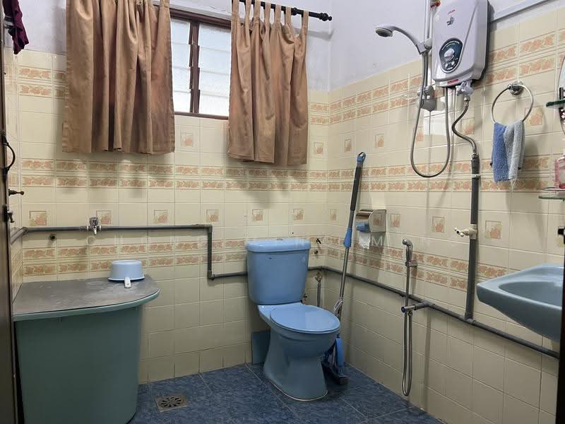 Link Bungalow for Sale in Rasah (Negeri Sembilan) - Chong Ming Ming - Bathroom - PropertyGuru.com.my