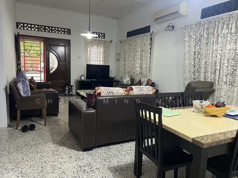 Link Bungalow for Sale in Rasah (Negeri Sembilan) - Chong Ming Ming - Living Room - PropertyGuru.com.my