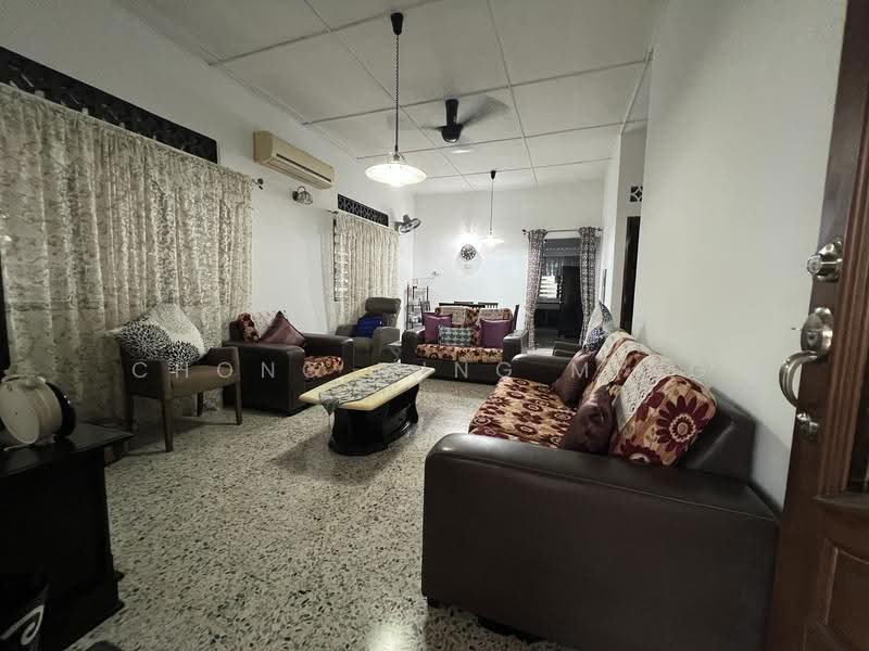 Link Bungalow for Sale in Rasah (Negeri Sembilan) - Chong Ming Ming - Living Room - PropertyGuru.com.my