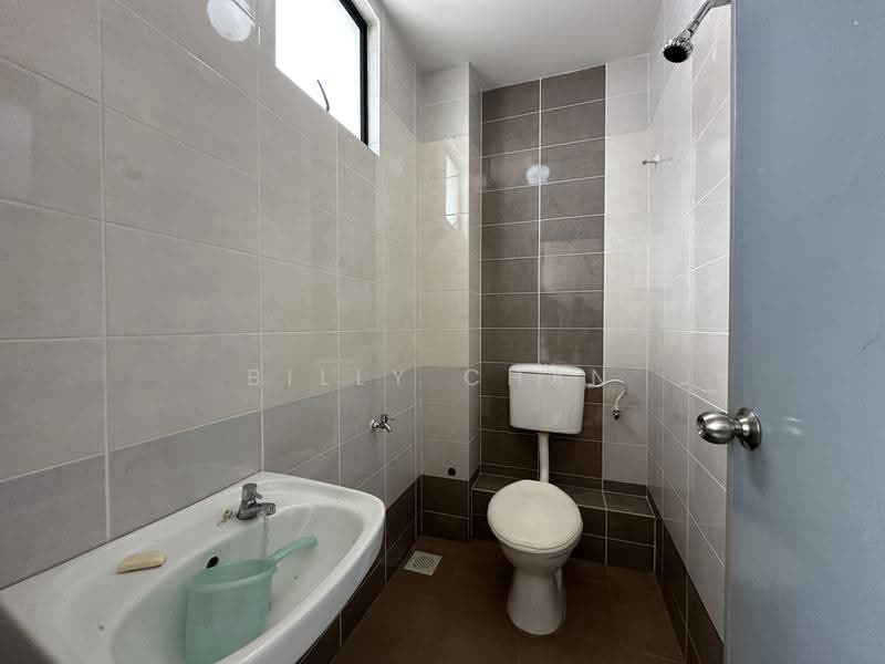 Rumah Berkembar untuk Dijual di Bandar Mahkota Cheras (Cheras) - Billy Chan - Bathroom - PropertyGuru.com.my