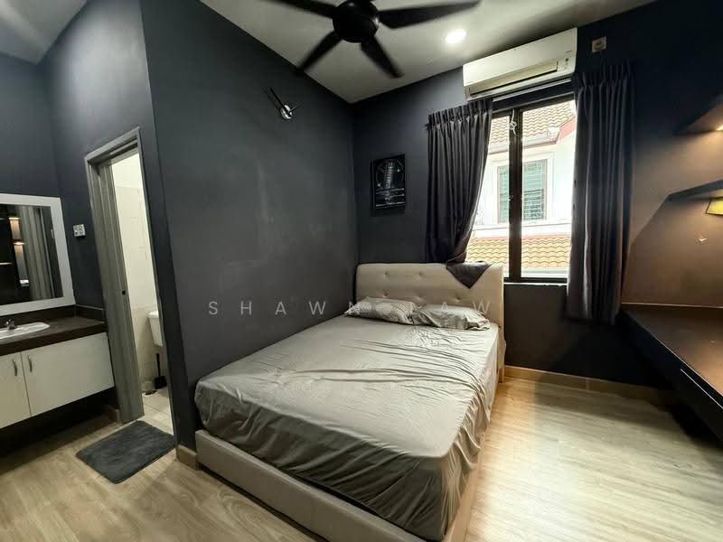 Rumah Berkembar untuk Dijual di Taman Mount Austin (Tebrau) - Shawn Law - Bedroom - PropertyGuru.com.my